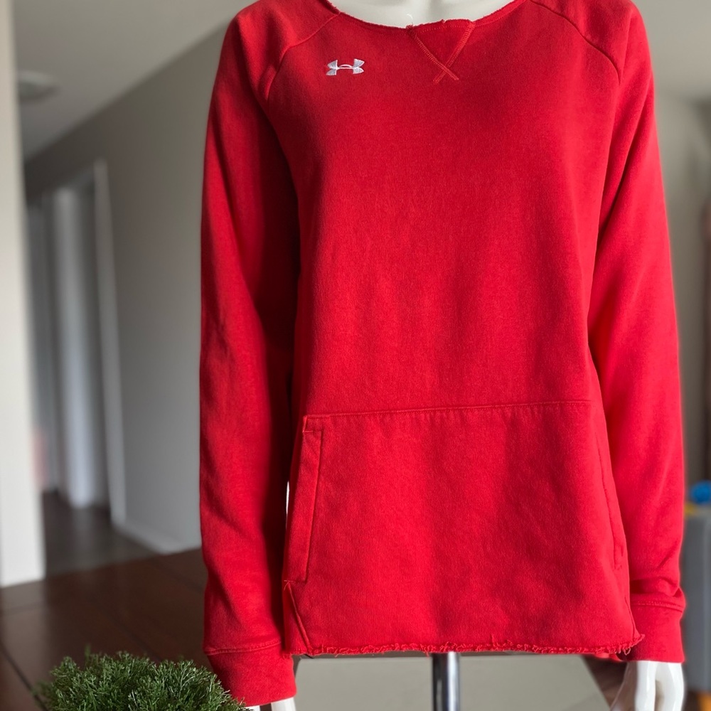 Under Armour 
Loose / Coupe Lache / Suelto